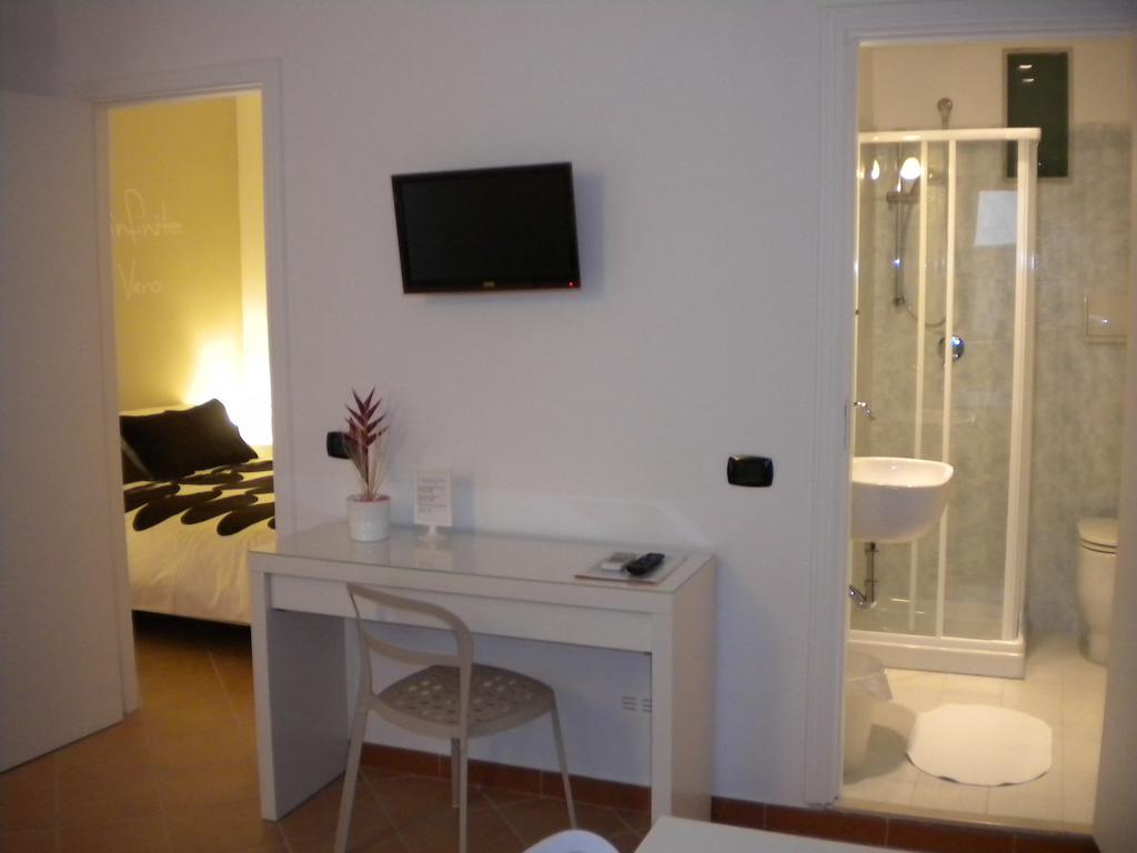 Bed And Breakfast Charming House Barletta Oda fotoğraf