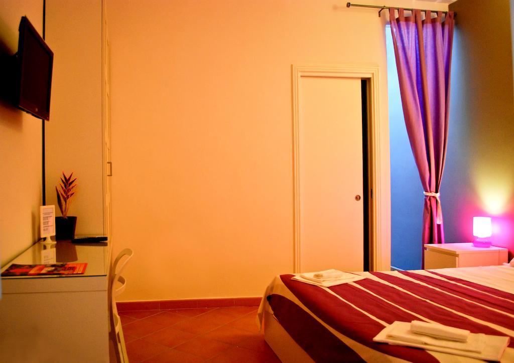 Bed And Breakfast Charming House Barletta Oda fotoğraf