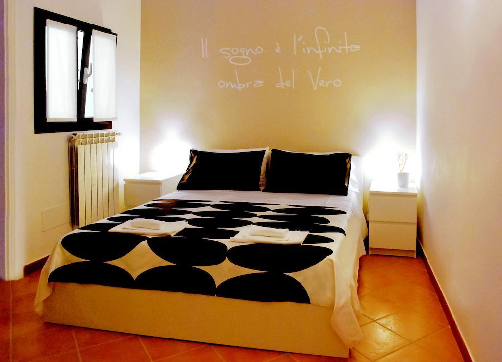 Bed And Breakfast Charming House Barletta Oda fotoğraf